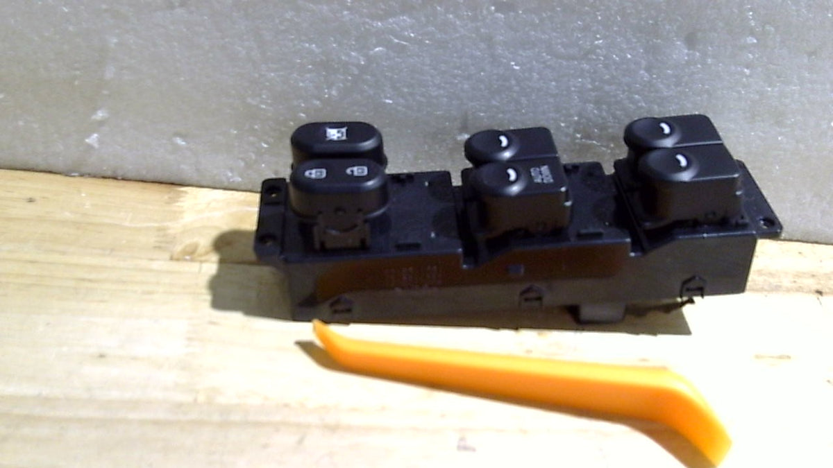 Interruptor de Ventana y Seguro de Puerta 93570-1R111 | Lado Conductor Delantero Izquierdo | para Hyundai Accent 2011-2017 | Reemplaza 93570AP1R101, 935701R110