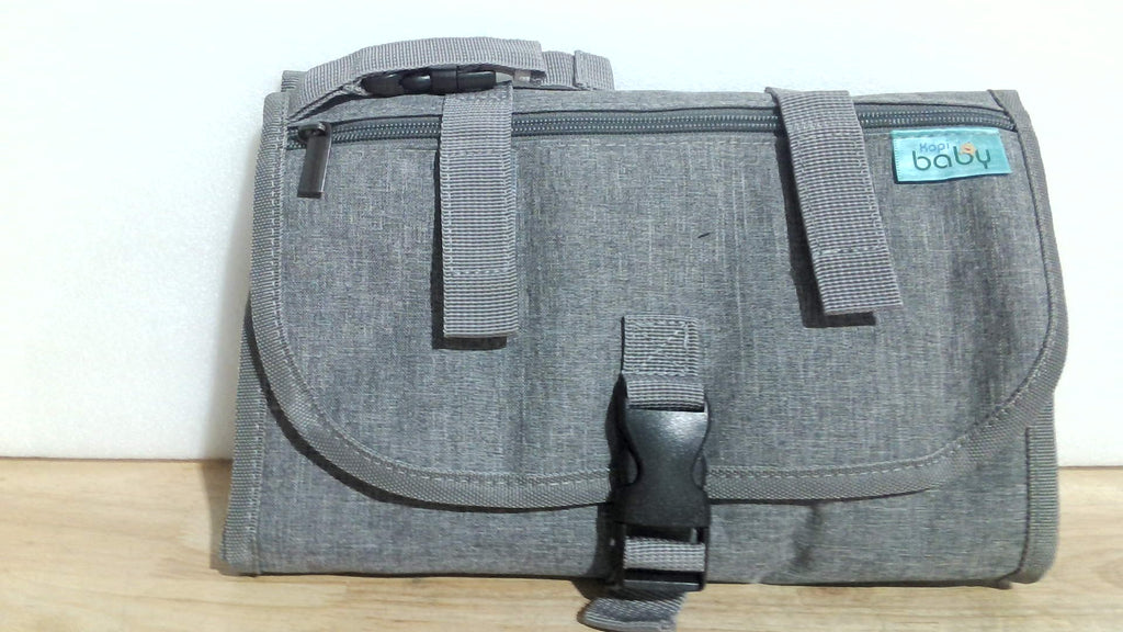 cambiador de pañales portátil e impermeable para bebés de la marca especializada Kapi Baby