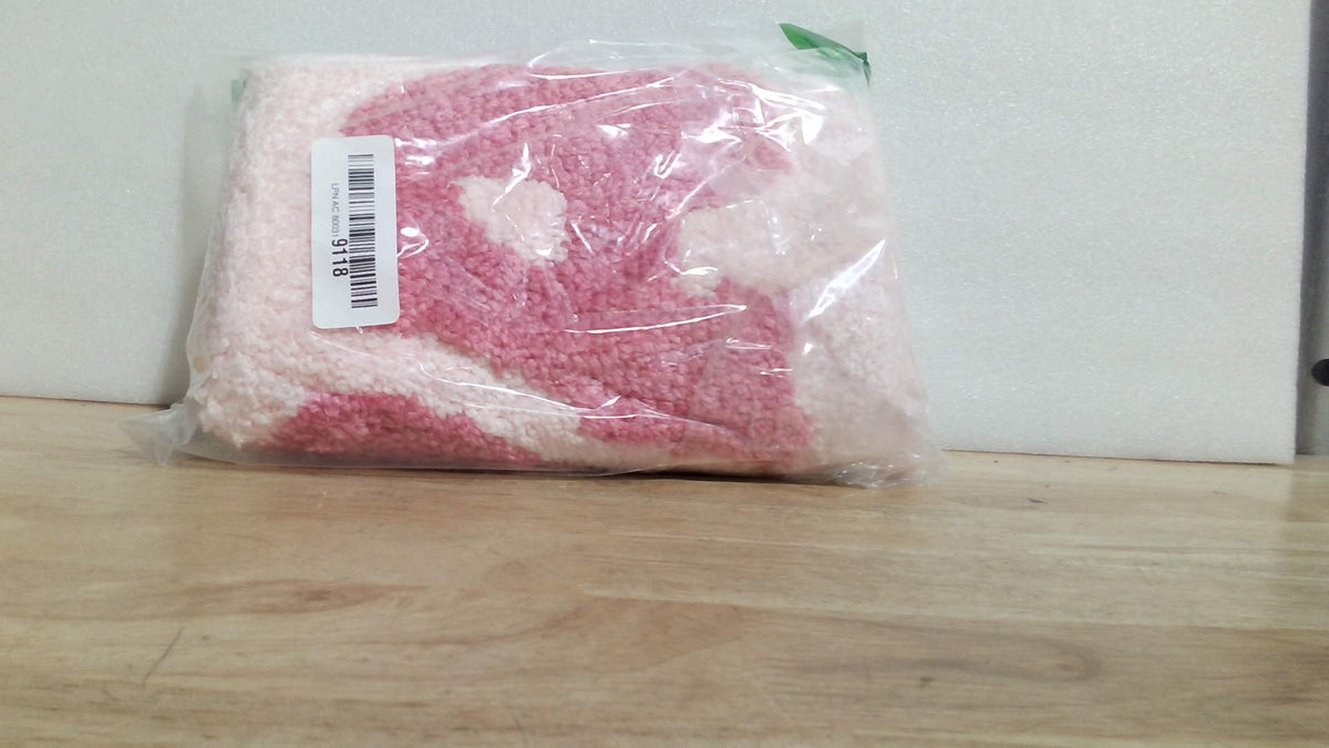 Tapete de Bano DyeFury Forma Irregular Get Naked Rosa | Divertido y Antideslizante | Decoracion Preppy para Bano de Apartamento | Rosa Intenso 31x18 Pulgadas