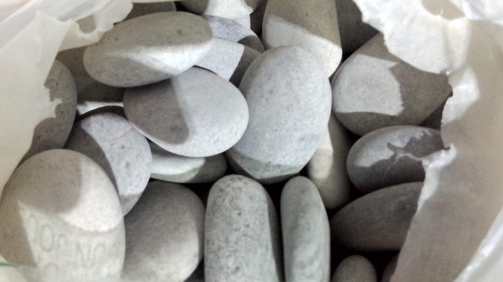 Set ROCART de 100 Piedras de Rio Naturales 1.77-2.17 pulgadas | Lisas para Pintar | Rocas Planas y Piedras de Manualidades para Arte y Actividades Escolares | Proyectos a Granel