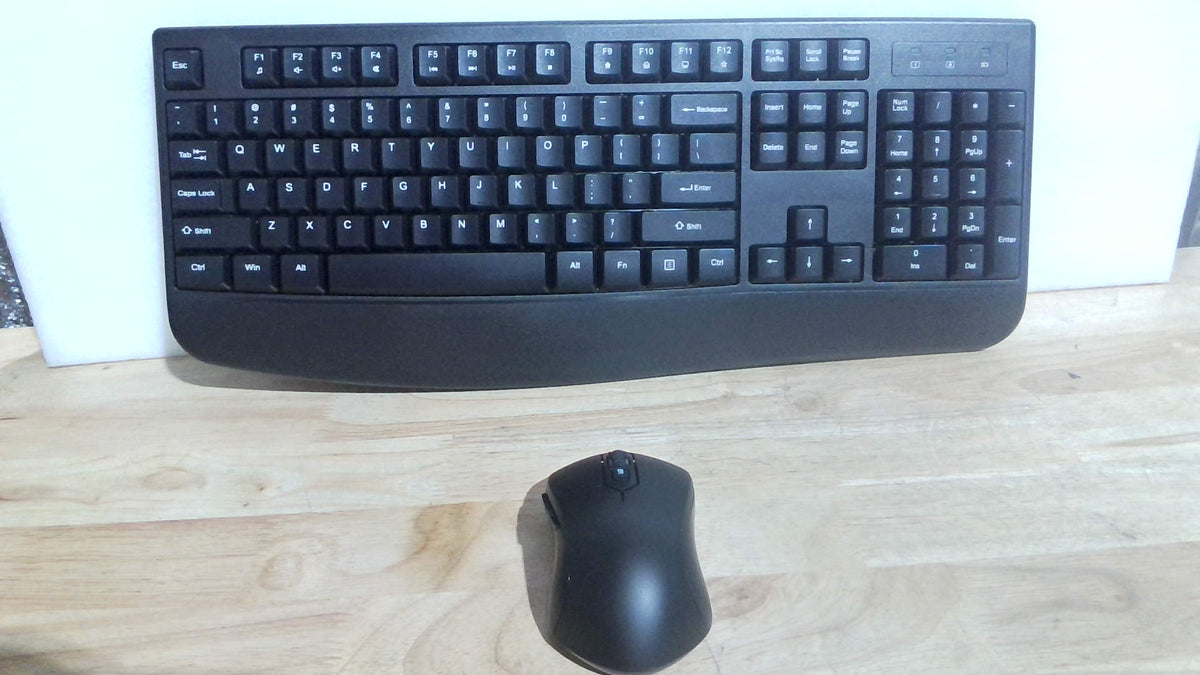 Combo de Teclado y Mouse Inalámbrico Ergonómico (Modelo C203)