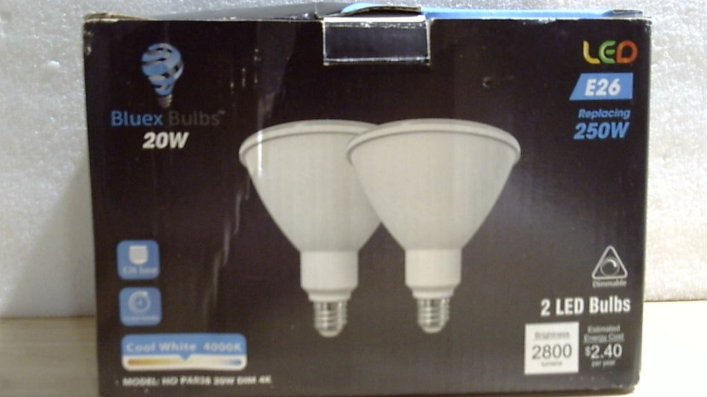 UN BOMBILLO NO ENCIENDE-Bombillo LED de Alta Potencia para Exterior PAR38, 20W, Equivalente a 250W, 2800 Lumenes, Regulable, Reflector Impermeable E26, 4000K Blanco Frio, Paquete de 2