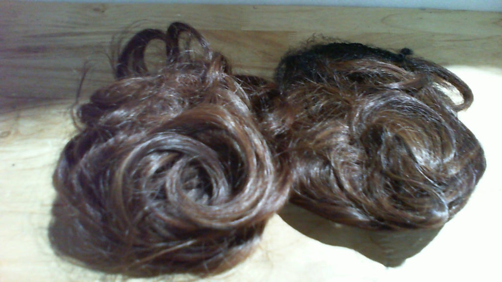 SARLA 2 Piezas Monos de Cabello Despeinado para Mujeres | Ondulado Rizado Sintetico para Recogidos con Mechones | Coleteros Falsos | Chocolate Multi