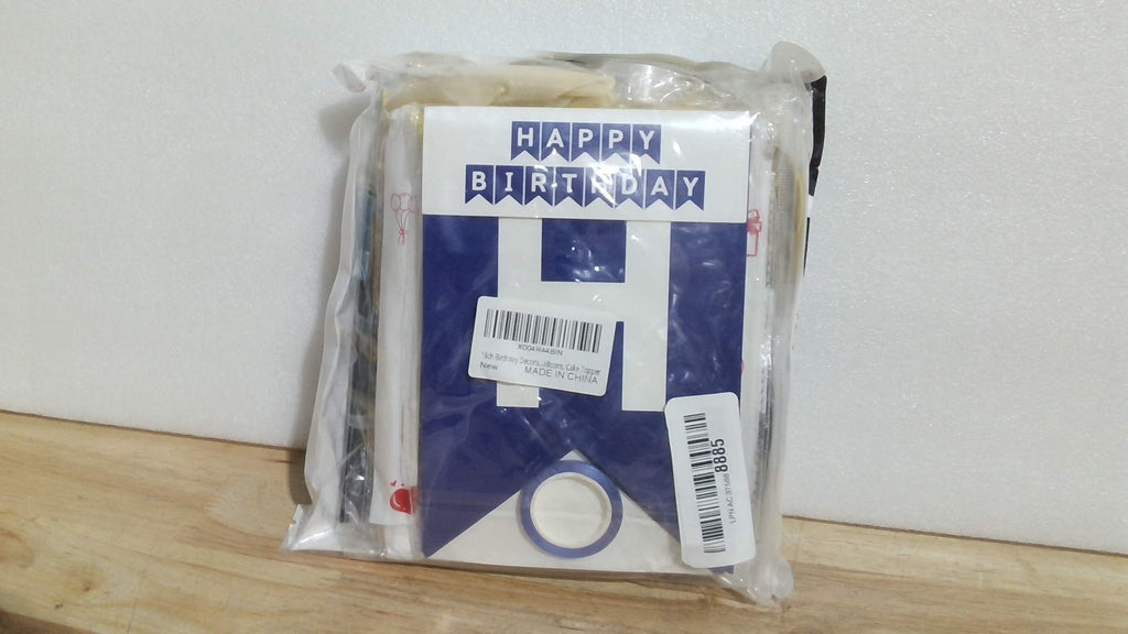 un kit de decoración para fiestas que incluye un cartel (banner) clásico de "Happy Birthday" en color azul marino