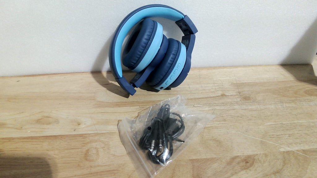 iClever BTH12 Audifonos Bluetooth para Ninos | Luces LED de Colores, Volumen Seguro 74/85dBA, 85h de Bateria, Carga Rapida, Bluetooth 5.2, Microfono | Azul