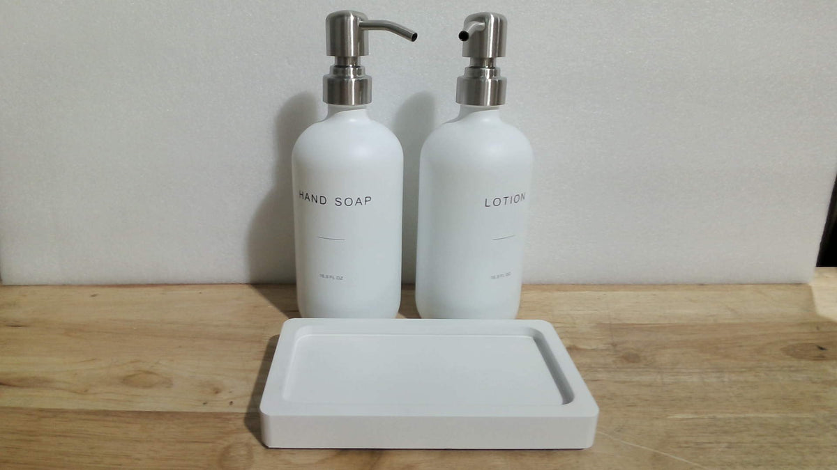 Set Dispensador de Jabon Blanco Prus Waso para Bano | Dispensador de Jabon y Locion con Bomba | Esenciales para Casa Nueva | Plateado y Blanco