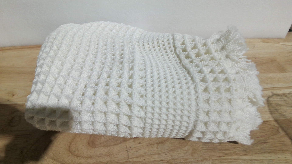 CONTIENE SOLO UNA PIEZA ARTICULO SE MUESTRA COMO EN LA SEGUNDA IMAGENCYCMACO Tapete de Baño Tipo Waffle | Súper Absorbente y de Secado Rápido | Antideslizante y Lavable con Borlas | Base de Goma | 20 x 32 Pulgadas | Blanco Hueso