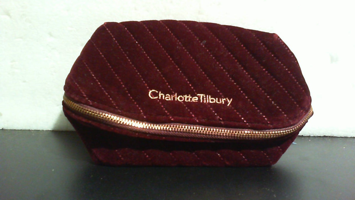 Charlotte Tilbury Neceser de Maquillaje de Viaje Mediano Makeup Bag of My Dreams | Terciopelo Acolchado con 3 Compartimentos y Bolsillo con Cierre (Night Crimson)