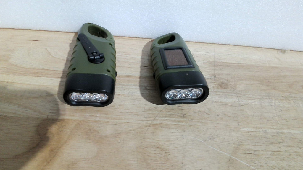 Simpeak 2 Linternas Solares de Manivela | Recargables de Emergencia LED de Supervivencia | ARTICULO VIENE COMO SE MUESTRA EN LA SEGUNDA IMAGEN VIENE SIN ACCESORIOS )