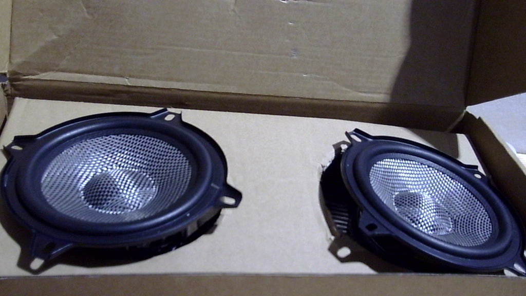 USADO Y ALGUNAS PIEZAS ESTAN SUELTAS-Parlantes de Componente ANNECK 5.25" Fibra de Carbono para Auto | 300W Máx | 4 Ohm | Incluye Woofers, Tweeters de Domo de Seda y Crossovers