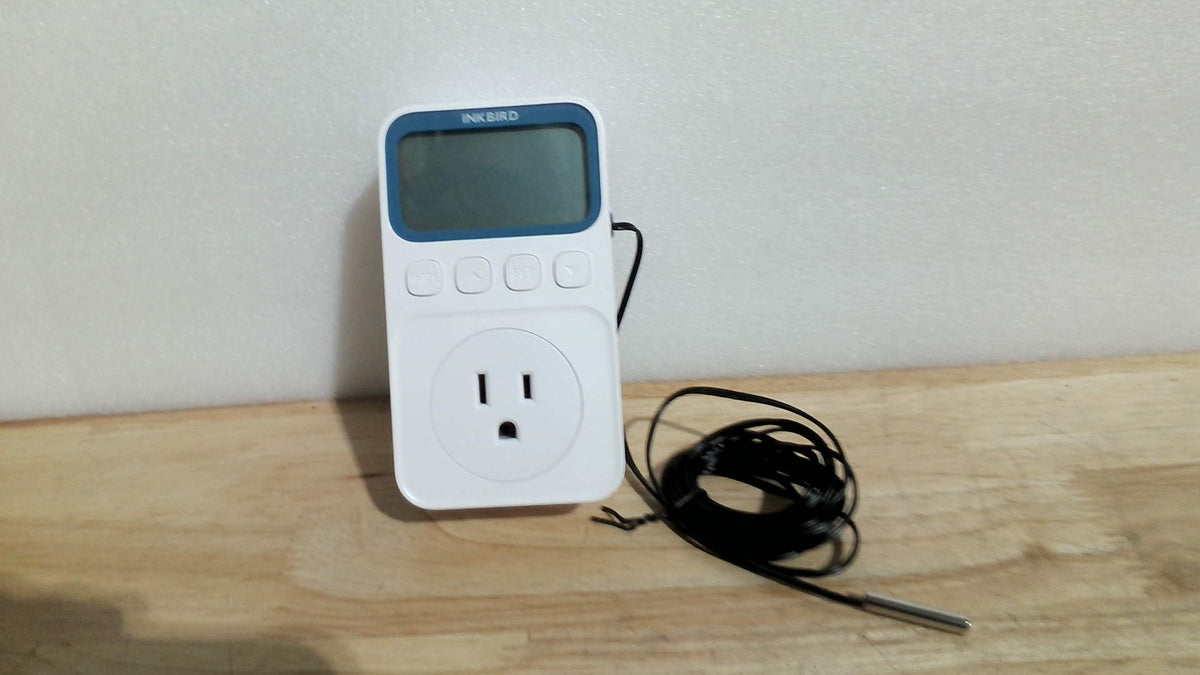 Controlador de temperatura digital de la marca Inkbird (modelo de la serie C216T o C236T) ( EL ARTICULO VIENE COMO SE MUESTRA EN LA SEGUNDA IMAGEN )
