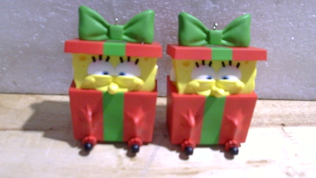 INCLUYE 2 UNIDADES-Adorno Navideno Hallmark Keepsake 2025 Bob Esponja Nickelodeon | Sponge-Boxed Regalo de Caricaturas