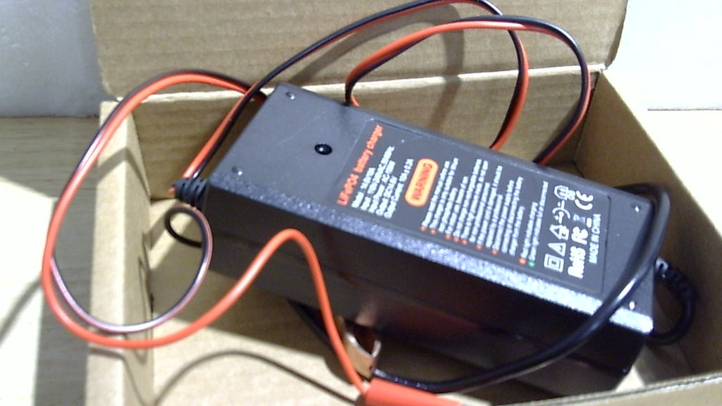 Cargador de Batería de Litio 12V 14.6V 10A LiFePO4 | Para Batería de Fosfato de Hierro y Litio 12V | Protecciones de Seguridad, Carga desde 0V | Con Indicador LED