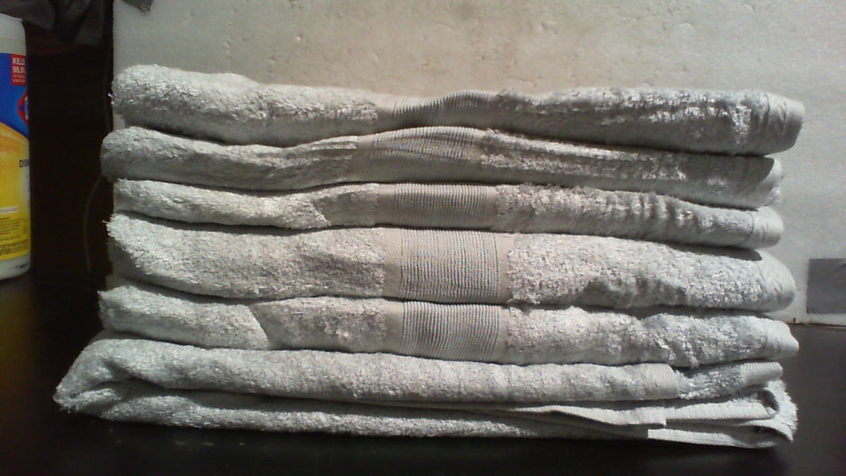 Pack de 6 toallas gris claro con franjas decorativas