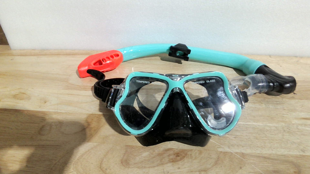 Set de Snorkel 4 en 1 CTSAYTL para Niños | Máscara Panorámica Antiempañante, Snorkel Seco, Aletas y Bolso de Viaje( ARTICULO VIENE COMO SE MUESTRA EN LA SEGUNDA IMAGEN )
