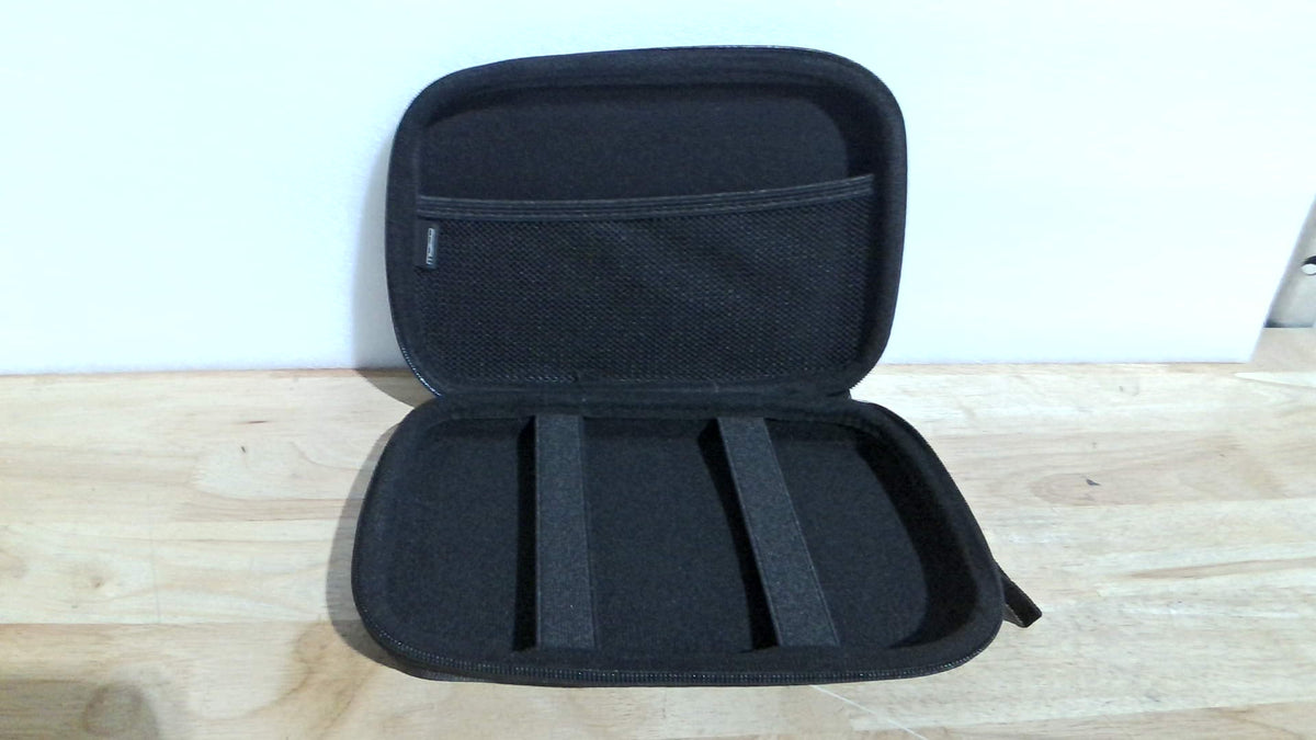 estuche organizador rígido de viaje (Hard EVA Travel Case / Tech Organizer) ARTICULO VIENE COMO SE OBSERVA EN LA SEGUNDA Y TERCERA IMAGEN VIENE SIN ACCESORIOS