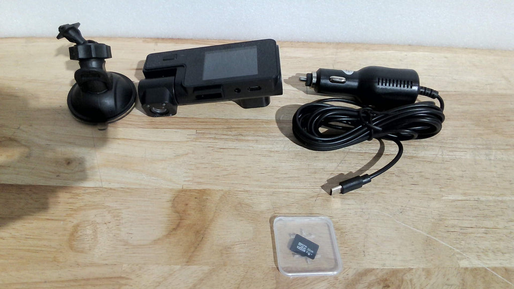 kit completo de cámara para coche (dashcam) de 3 canales, diseñado para grabar simultáneamente el frente de la vía y el interior del habitáculo. ( ARTICULO VIENE COMO SE OBSERVA EN LA SEGUNDA Y TERCERA  IMAGEN