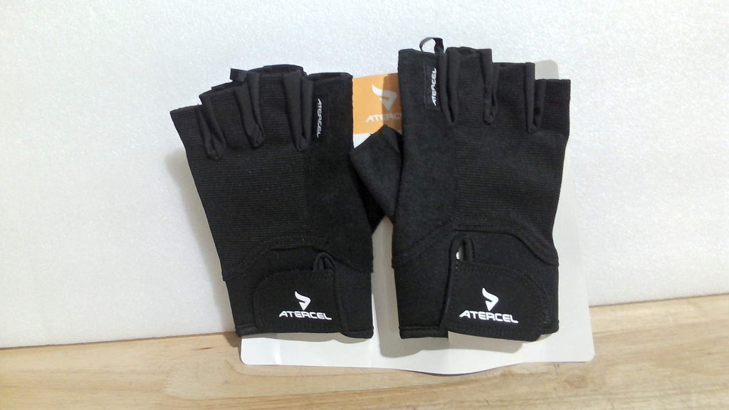 par de guantes de entrenamiento sin dedos (medio dedo) de la marca Atercel, diseñados específicamente para actividades físicas como el levantamiento de pesas en el gimnasio,ARTICULO VIENE COMO SE OBSERVA EN LA SEGUNDA IMAGEN )