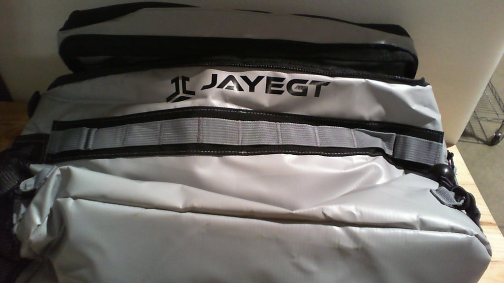 hielera suave e impermeable para kayak de la marca JAYEGT.