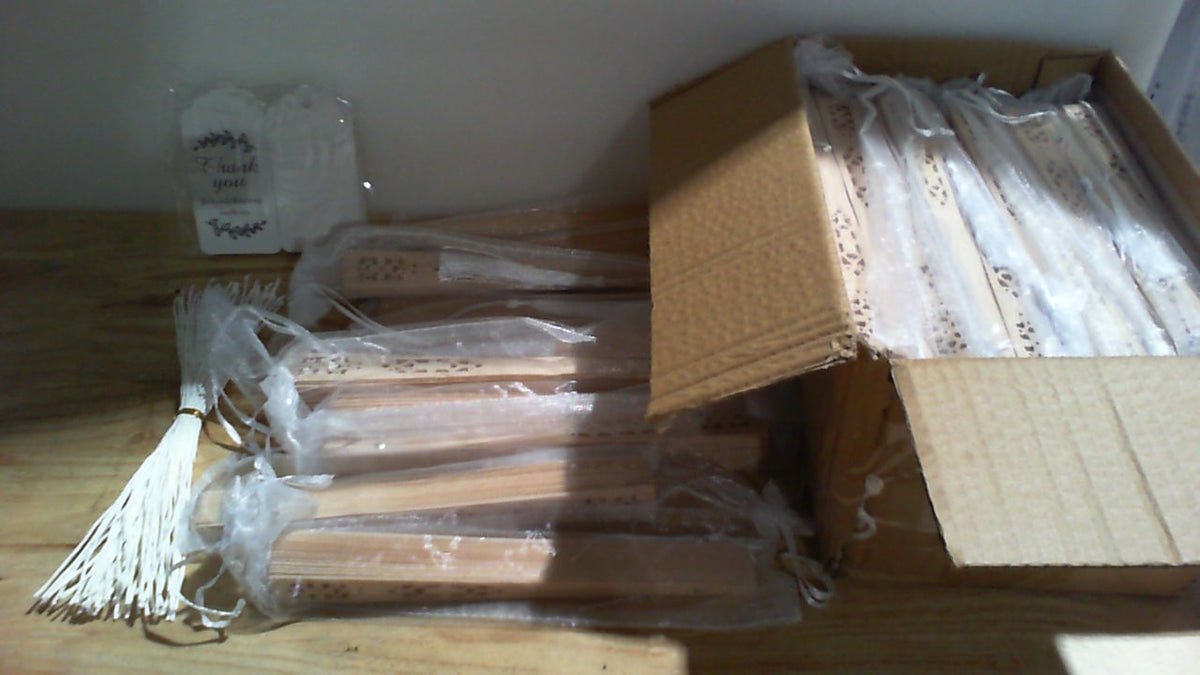 50 abanicos de madera plegables