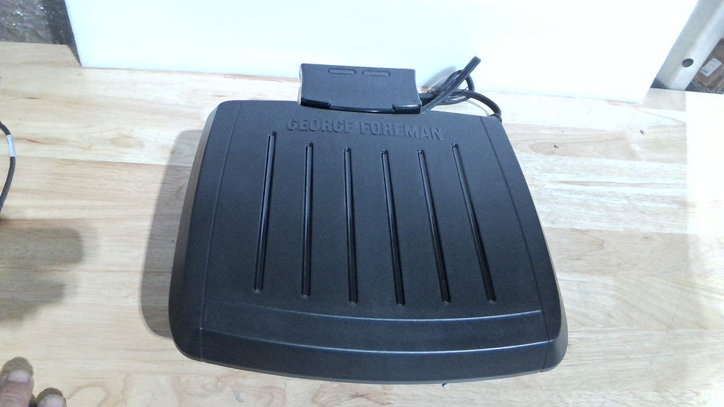 parrilla eléctrica de contacto totalmente sumergible de la marca George Foreman ( ARTICULO VIENE COMO SE OBSERVA EN LA SEGUNDA Y TERCERA IMAGEN )