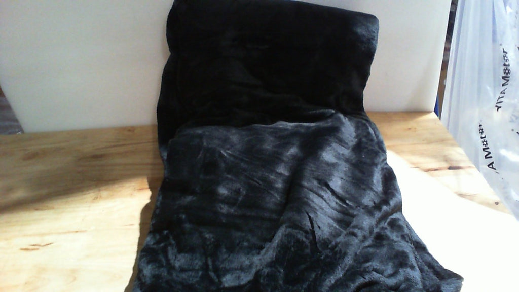 Cobija de felpa negra