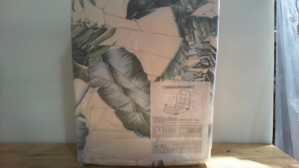 cojín con respaldo alto para silla o tumbona (High Back Seat Cushion) con un estampado tropical de hojas de plátano
