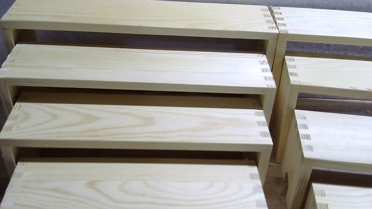 Juego de 2 soportes de exhibición de madera escalonados para eventos de proveedores, soporte de exhibición apilable de madera para cupcakes, decoración de granja, juego de exhibición de mesa de postre de madera