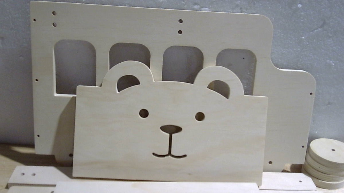 Caja de madera para baby shower con ruedas, caja para baby shower con forma de coche de oso con asa, cesta para baby shower DIY, caja de almacenamiento móvil para recién nacidos para padres primerizos.