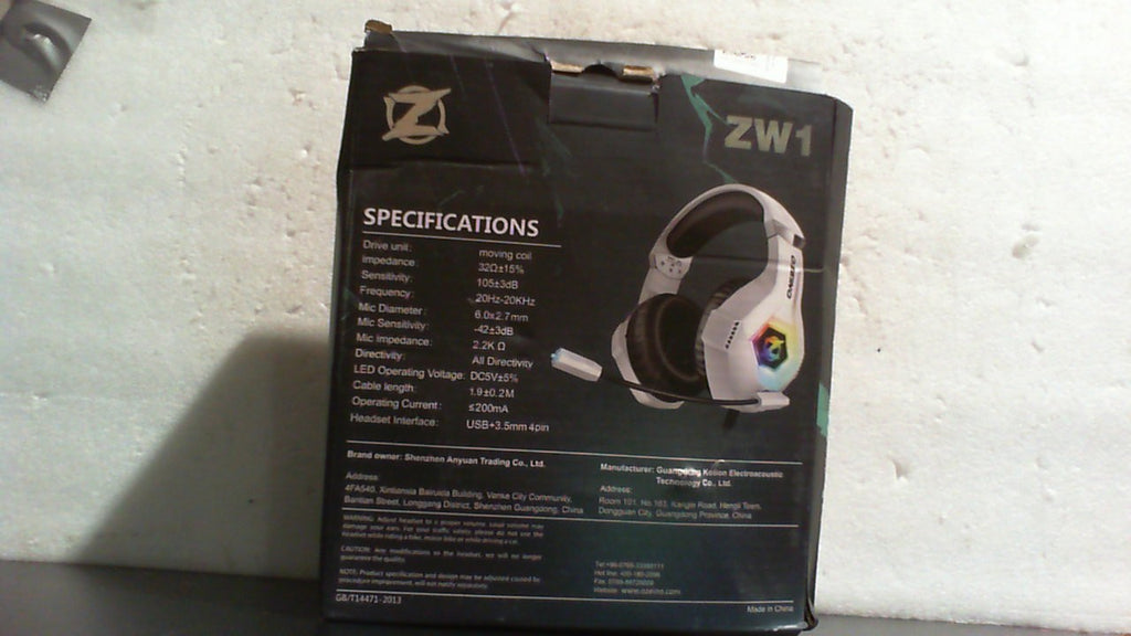 Auriculares para juegos Ozeino con micrófono suave y sonido envolvente nítido.