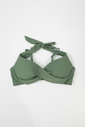Bikini top verde sage fondo blanco