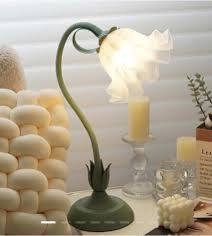 lámpara de noche o lámpara de mesa decorativa estilo tulipán / hongo vintage