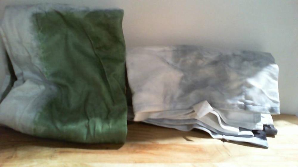 uego de cortinas opacas de tela con diseño degradado o efecto tie-dye,