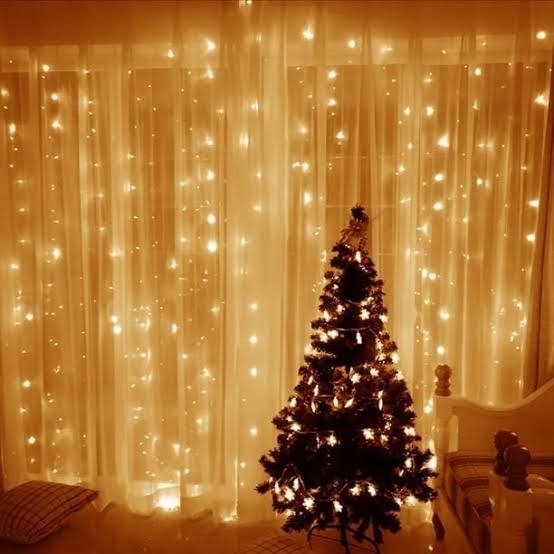 cortina de luces LED para ventanas de 300 focos en tono Warm White (Blanco Cálido)