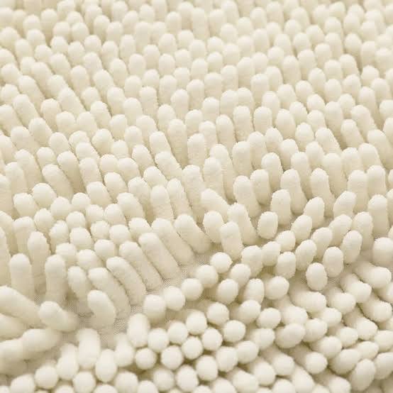 alfombra de baño absorbente tipo chenilla (estilo "shag") en color blanco