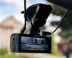 kit completo de cámara para coche (dashcam) de 3 canales, diseñado para grabar simultáneamente el frente de la vía y el interior del habitáculo. ( ARTICULO VIENE COMO SE OBSERVA EN LA SEGUNDA Y TERCERA  IMAGEN