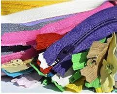 paquete surtido de cordones colgantes para el cuello con broche retráctil y porta fotocheck / credenciales multicolor