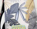 cojín decorativo estampado con hojas botánicas tropicales