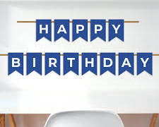 un kit de decoración para fiestas que incluye un cartel (banner) clásico de "Happy Birthday" en color azul marino