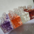 kit de botellas difusoras de vidrio vacías para ambientador de automóvil colgante (generalmente de capacidad entre 8 ml y 10 ml) ( VIENEN 50 UNIDADES CON SUS TAPAS Y CORDONES  ASI COMO SE MUESTRA EN LA SEGUNDA IMAGEN )