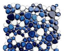 mosaico de porcelana esmaltada con diseño de piedras de río o guijarros