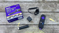 componentes desarmados de un dispositivo de streaming Roku Streaming Stick 4K