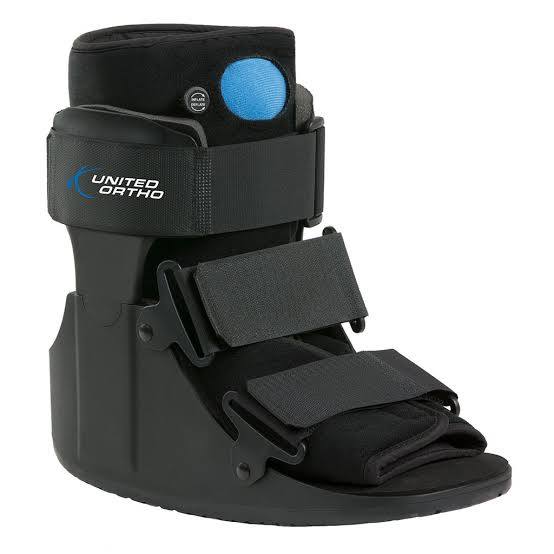 Bota ortopédica corta United Ortho Air Cam Walker para fracturas, talla pequeña, color negro #6199