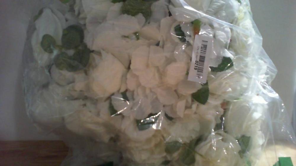 cabezas de rosas artificiales blancas / marfil