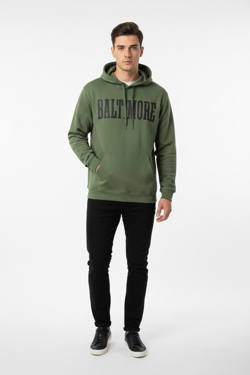 Hoodie Baltimore Verde Olivo - Con Modelo