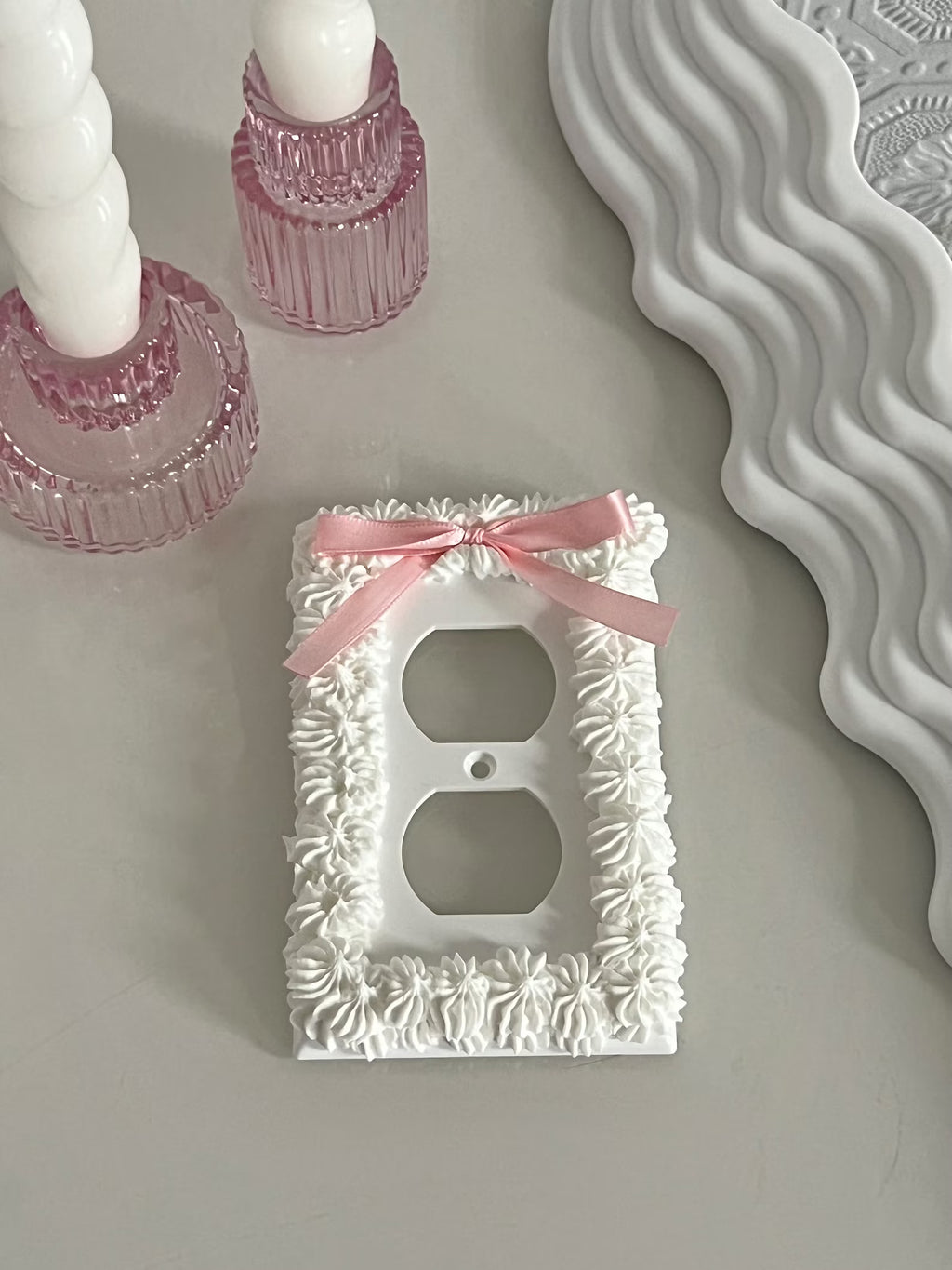 Tapas de Interruptor DoubleFill Moño Rosa 3D – Pack 4, Decoración Preppy para Habitación, 2.75"x4.5"