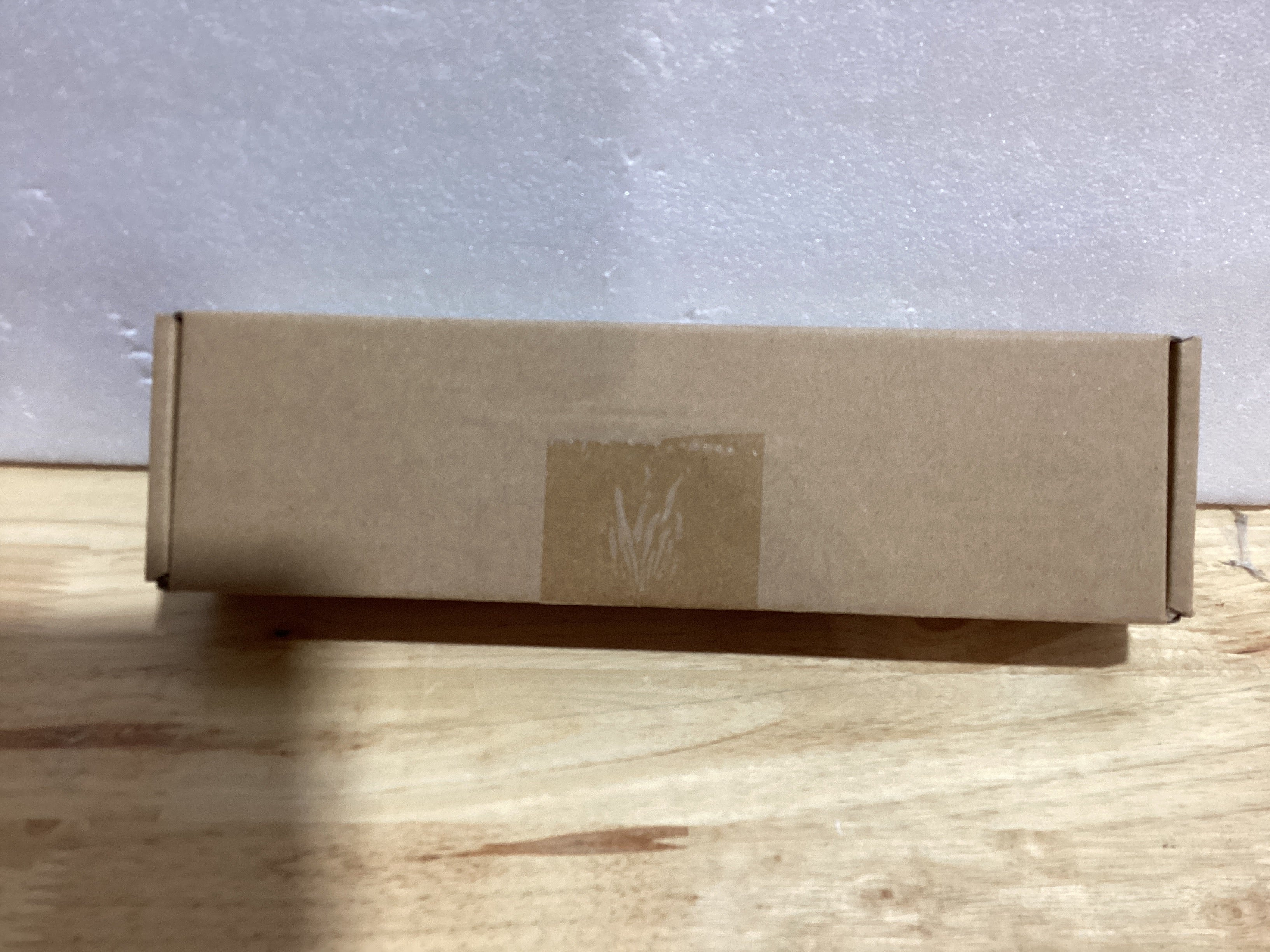 Mpotmiy Soporte Grande de Pajitas de Acrílico de 9.5" para Puerta de Gabinete - Organizador de Pajitas para Vaso Reutilizable con Cinta Adhesiva Ultra Pegajosa, Contenedor de Accesorios de Cocina