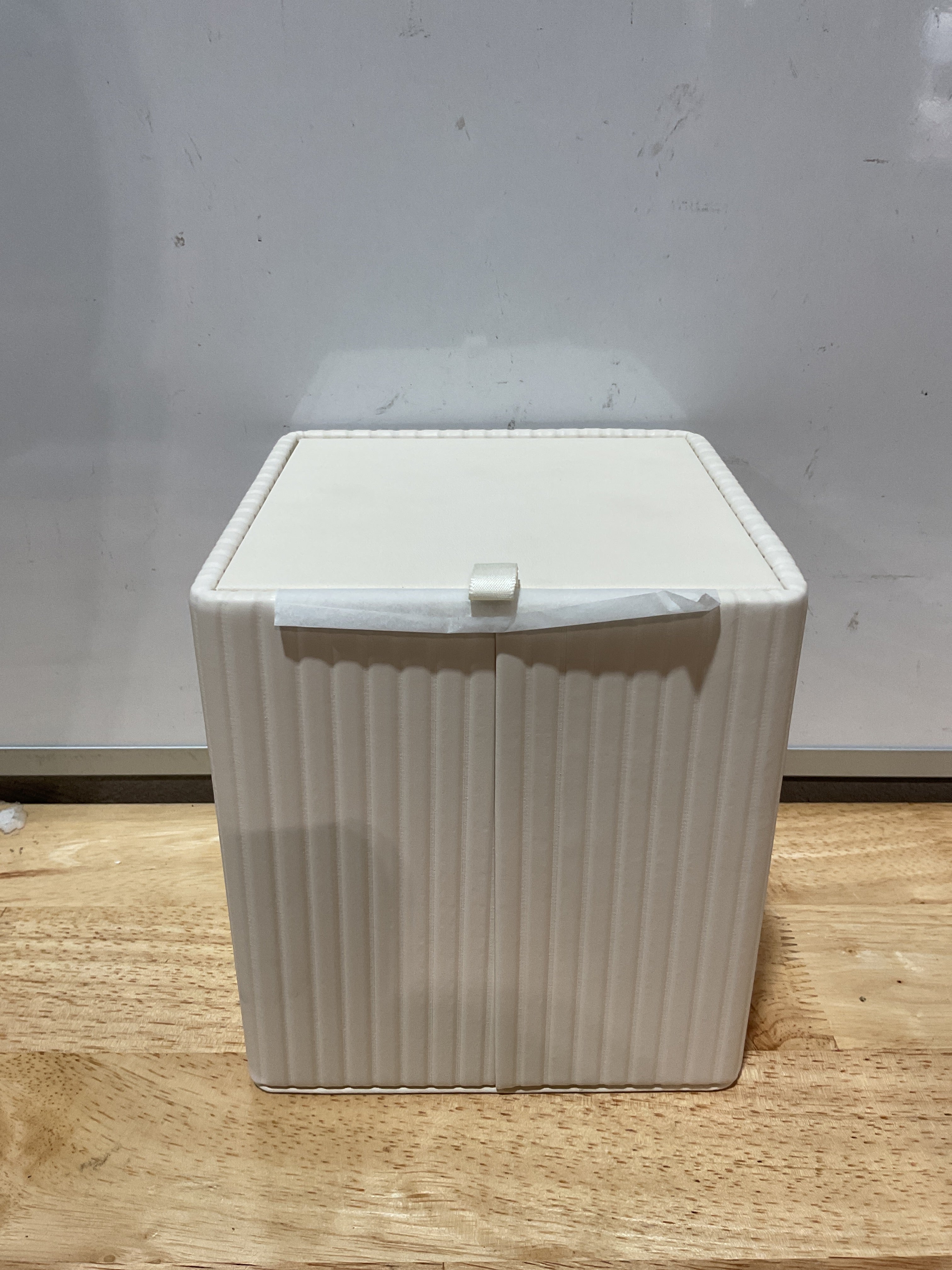 Funda de caja de pañuelos de cuero sintético con cierre magnético (Raya Beige)