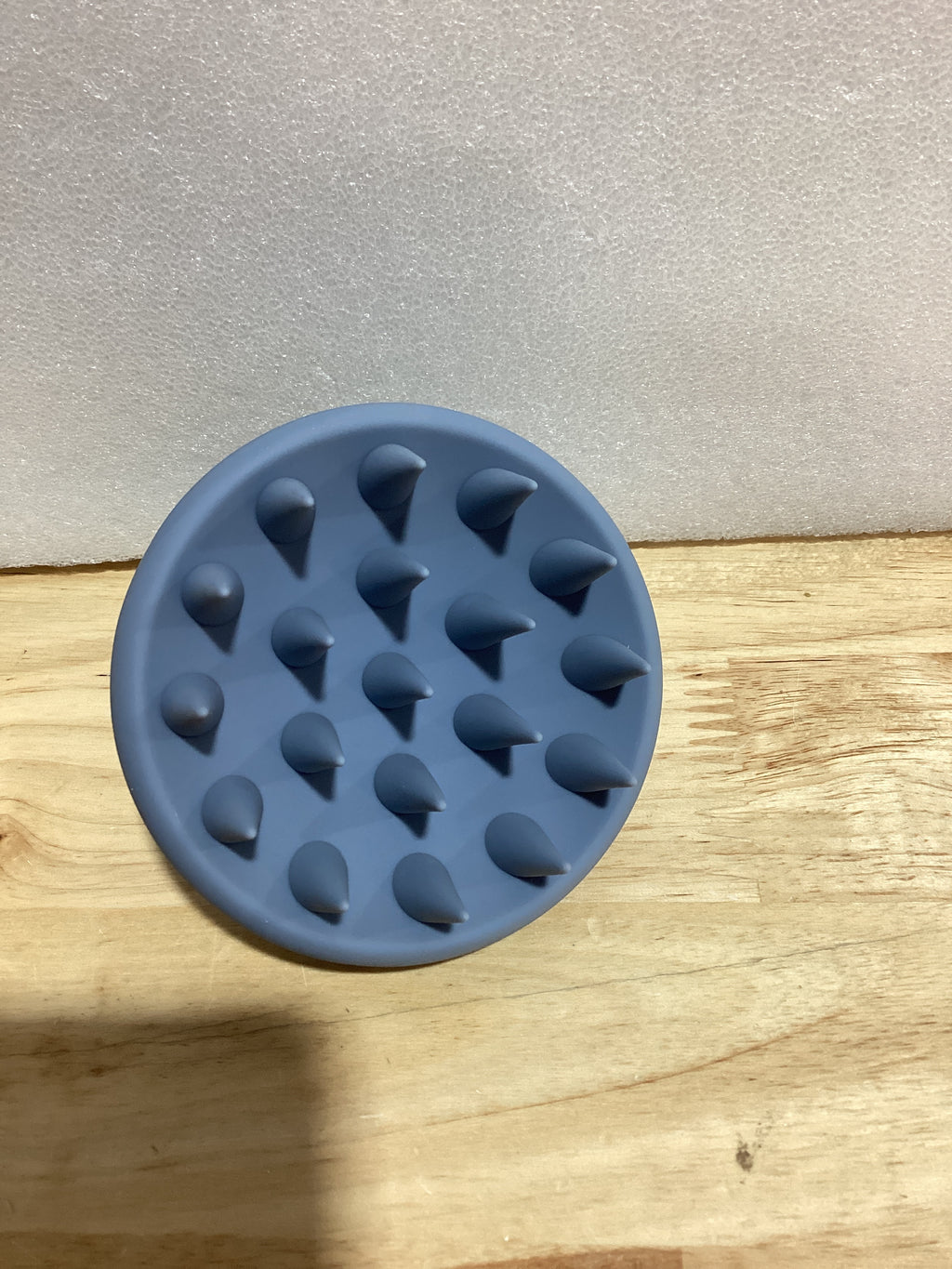 HEETA Masajeador de Cuero Cabelludo para Crecimiento del Cabello – Cerdas Suaves de Silicona, Exfoliante Anti-Caspa, Azul Oscuro