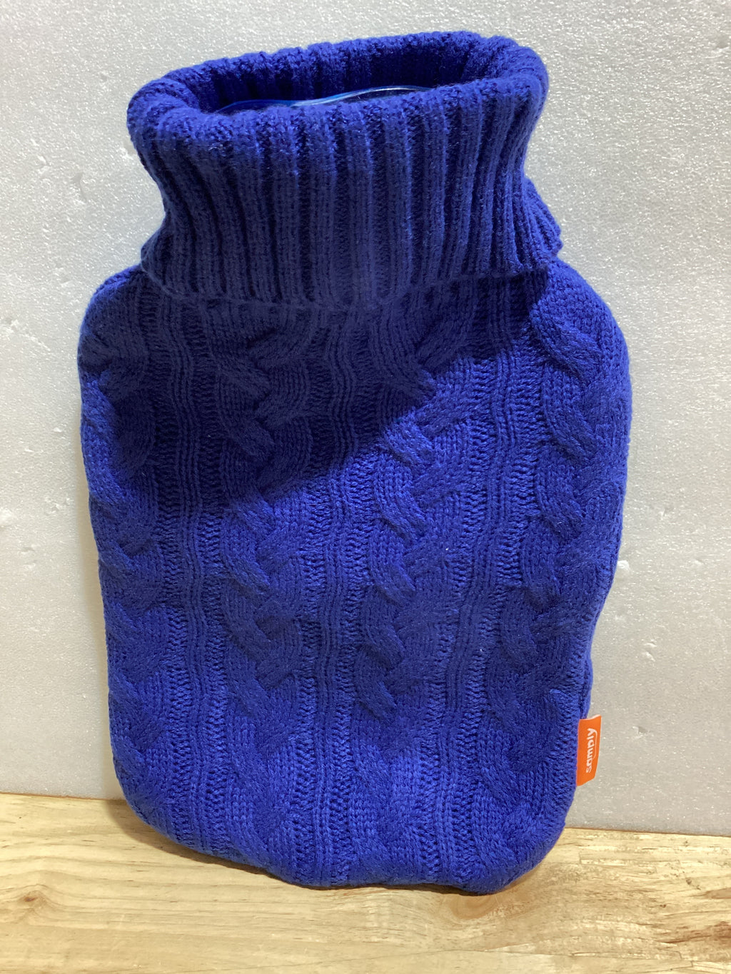 Samply - Bolsa de agua caliente con funda tejida de 2 L, bolsa de agua caliente para compresas frías y calientes, calentador de manos y pies, ideal para calambres menstruales, alivio del dolor